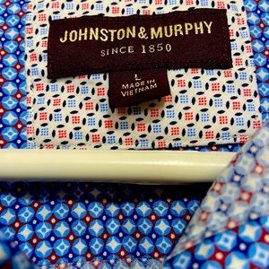 Johnston $ Murphy men shirt. Size large. Excellent condition! Only $28.